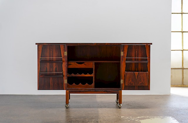 Bar Schrank von Torbjørn Afdal